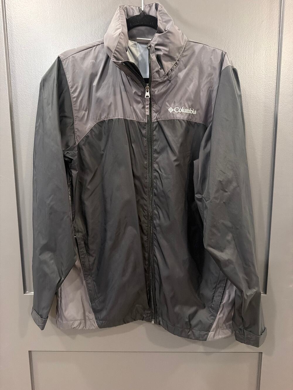 Columbia Sportswear Men's Grey and Black Jacket